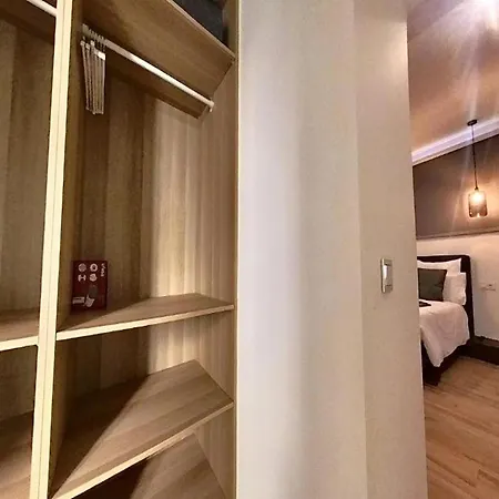 アパート Blue In *